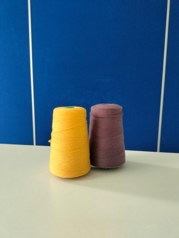 Poliéster 100% colores sólidos calibres 12/5 y 12/4 para costura de sacos